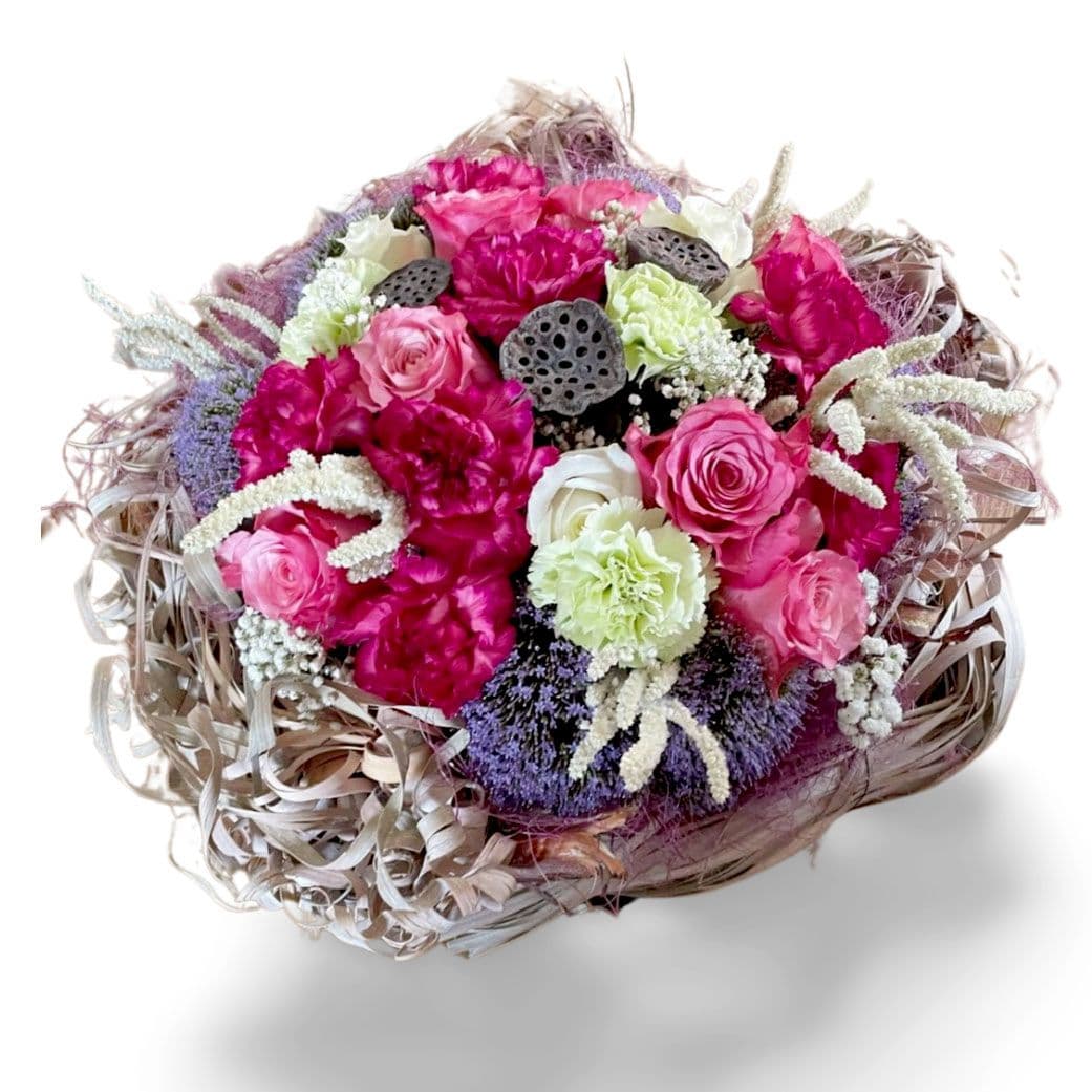 Gemengde tafeldecoratie met gestabiliseerde bloemen