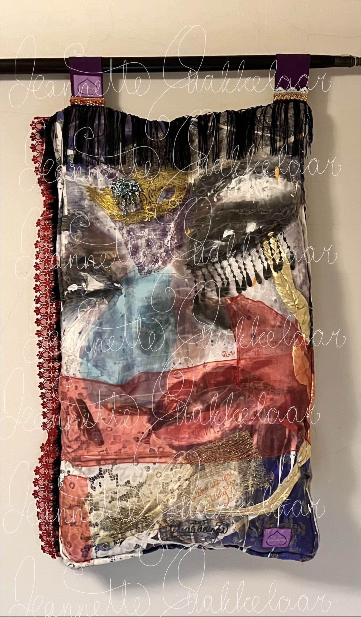 Een portret in licht en weefsel.