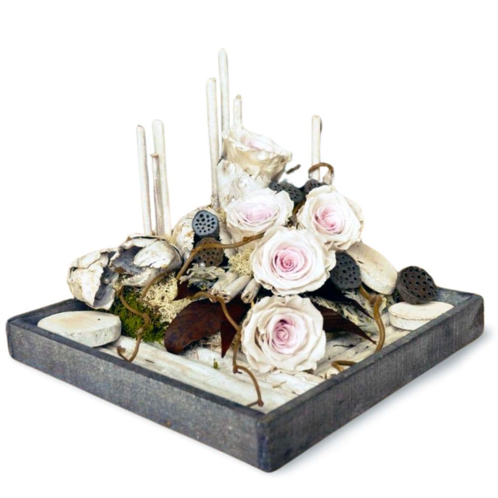 moderne tafeldecoratie met gestabiliseerde rozen