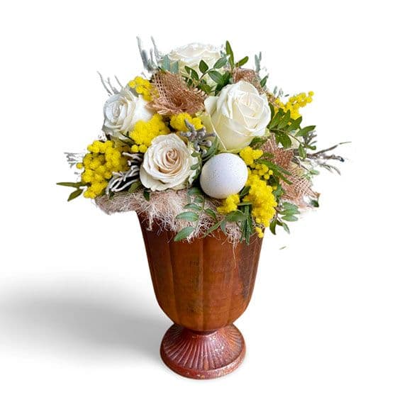 Paasbiedermeier met gestabiliseerde bloemen